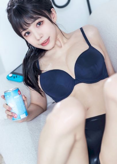 欧美卫衣街拍女_高清最新电影在线观看